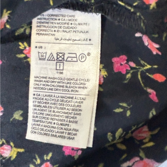 Old Navy Black Floral Dress. V-Neck. Sleeveless. Tie in the Back. Size L. - Picture 6 of 7